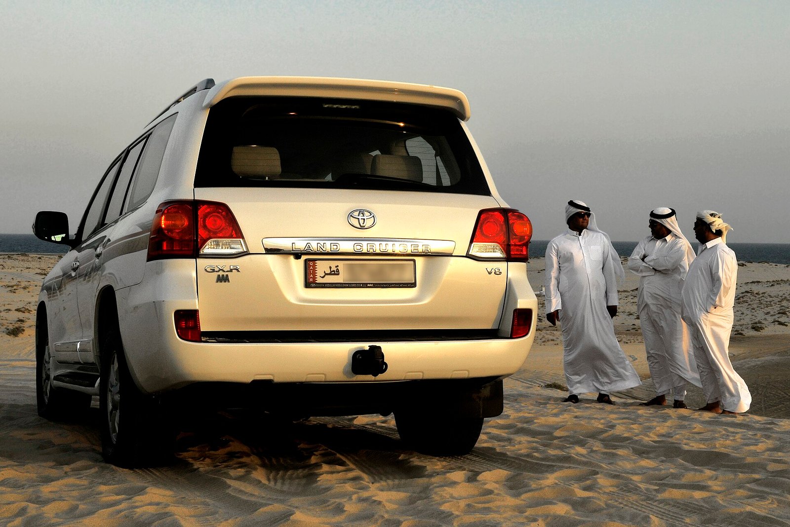 4x4 parked on the sand at Khor Al Adaid, Qatar