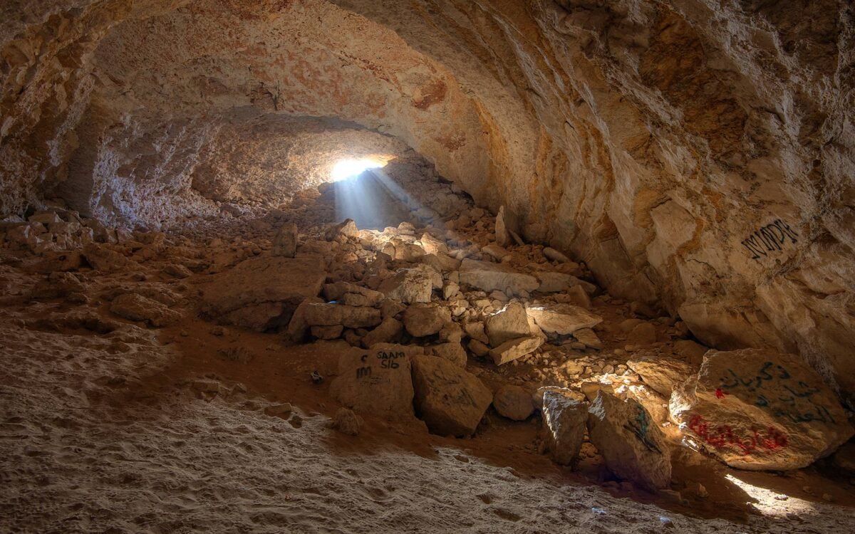 Dahl Al Misfir Cave, Rawdat Rashed