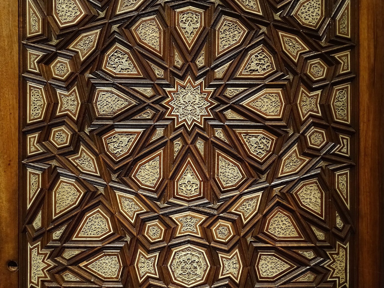 Detail of an ivory-inlaid wooden door panel from Egypt, about 1320, Museum of Islamic Art, Doha